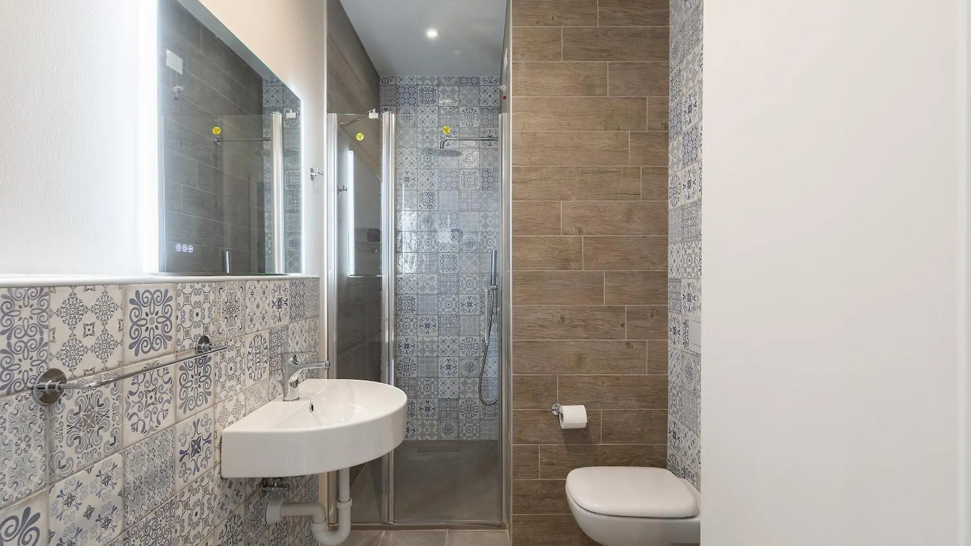 Como Bellevue Borghi Apartment